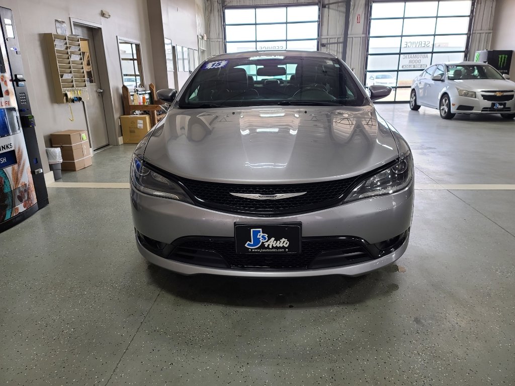 Used 2015 Chrysler 200 S w/ Comfort Group image 3