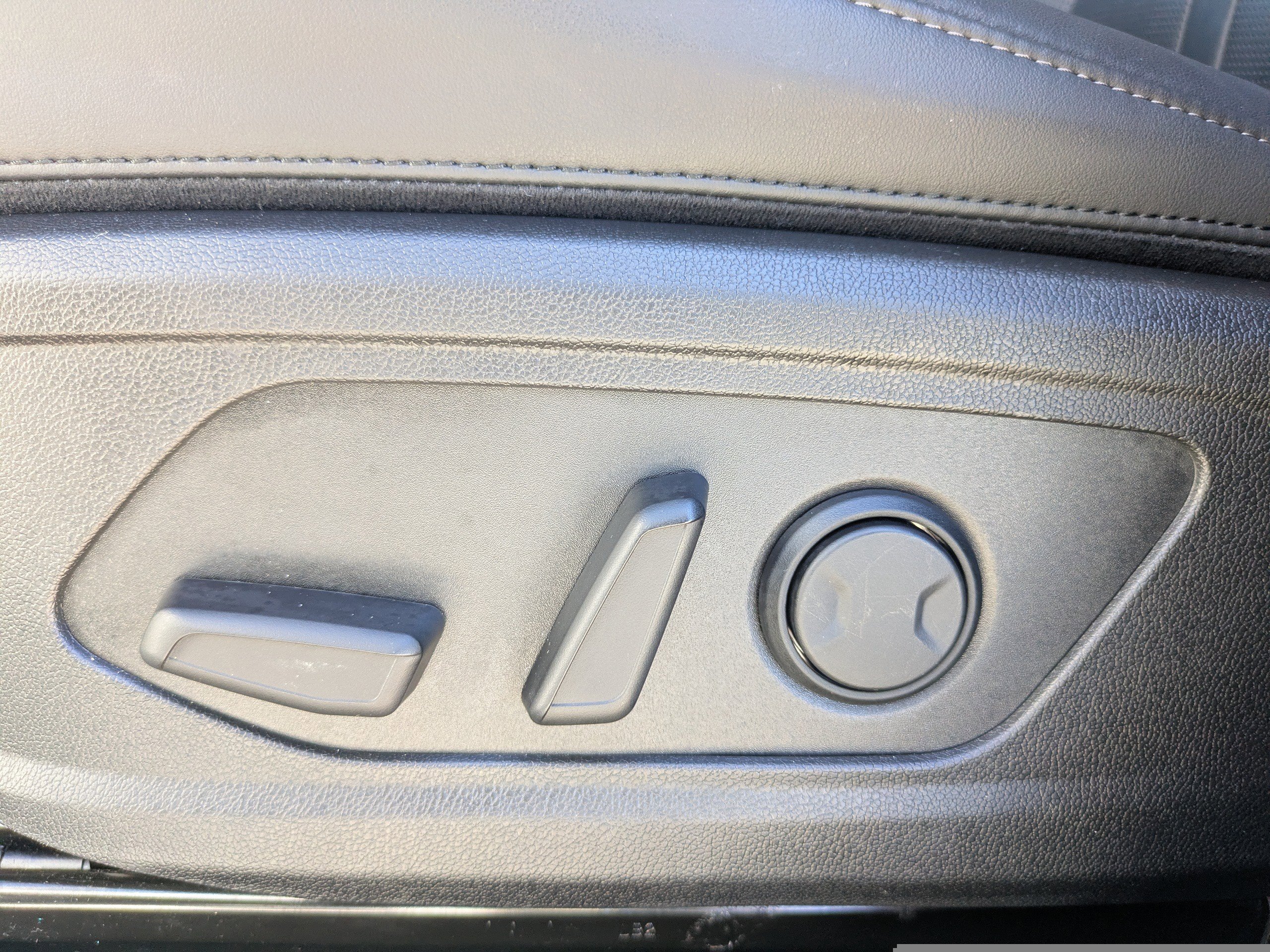 Certified 2025 Kia Sorento S image 24