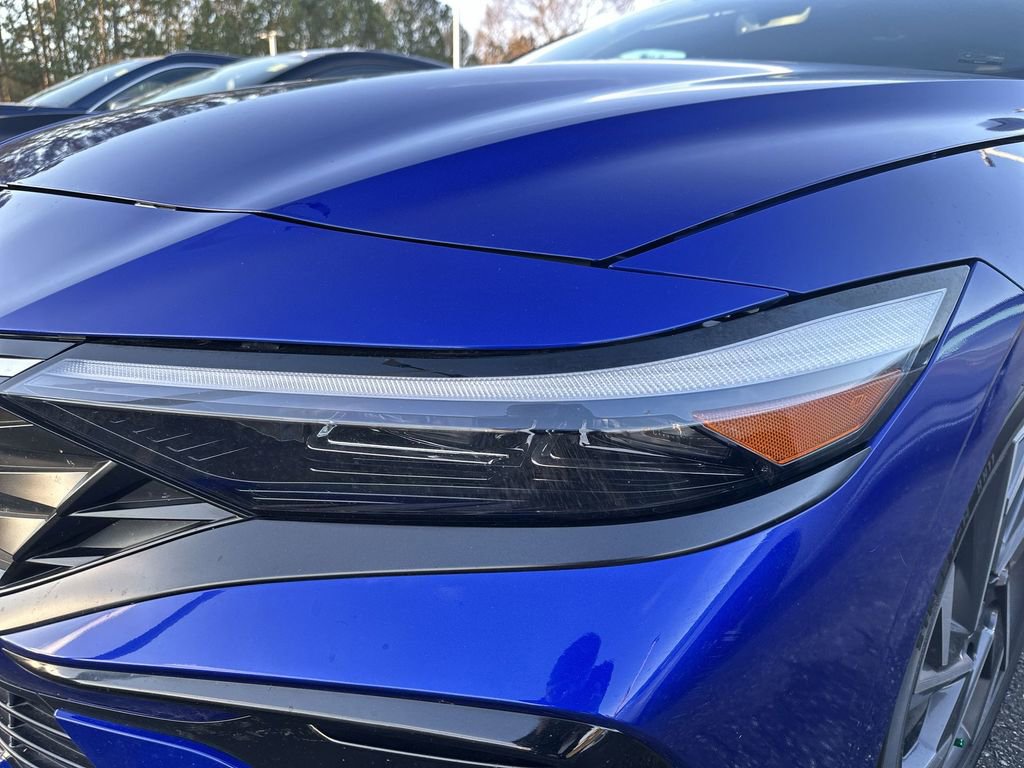 Used 2024 Hyundai Elantra Limited image 29