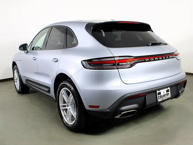 New 2026 Porsche Macan image 3