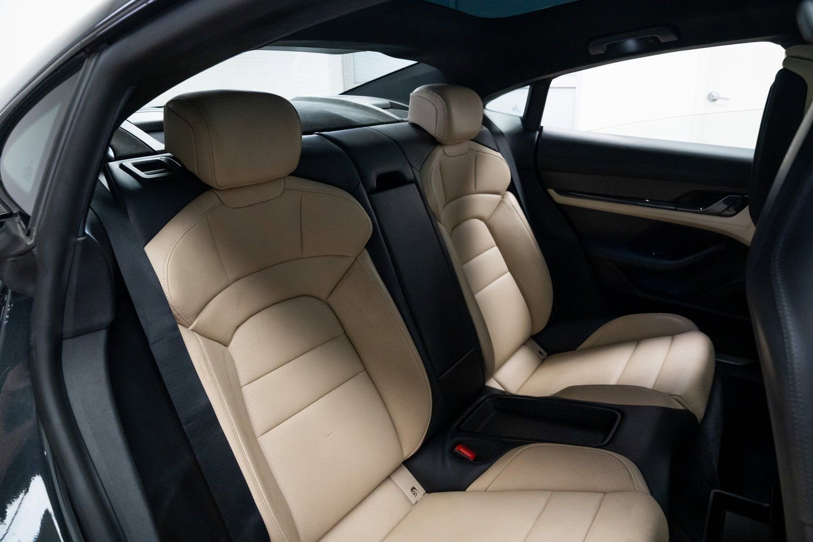 Used 2020 Porsche Taycan Turbo image 23