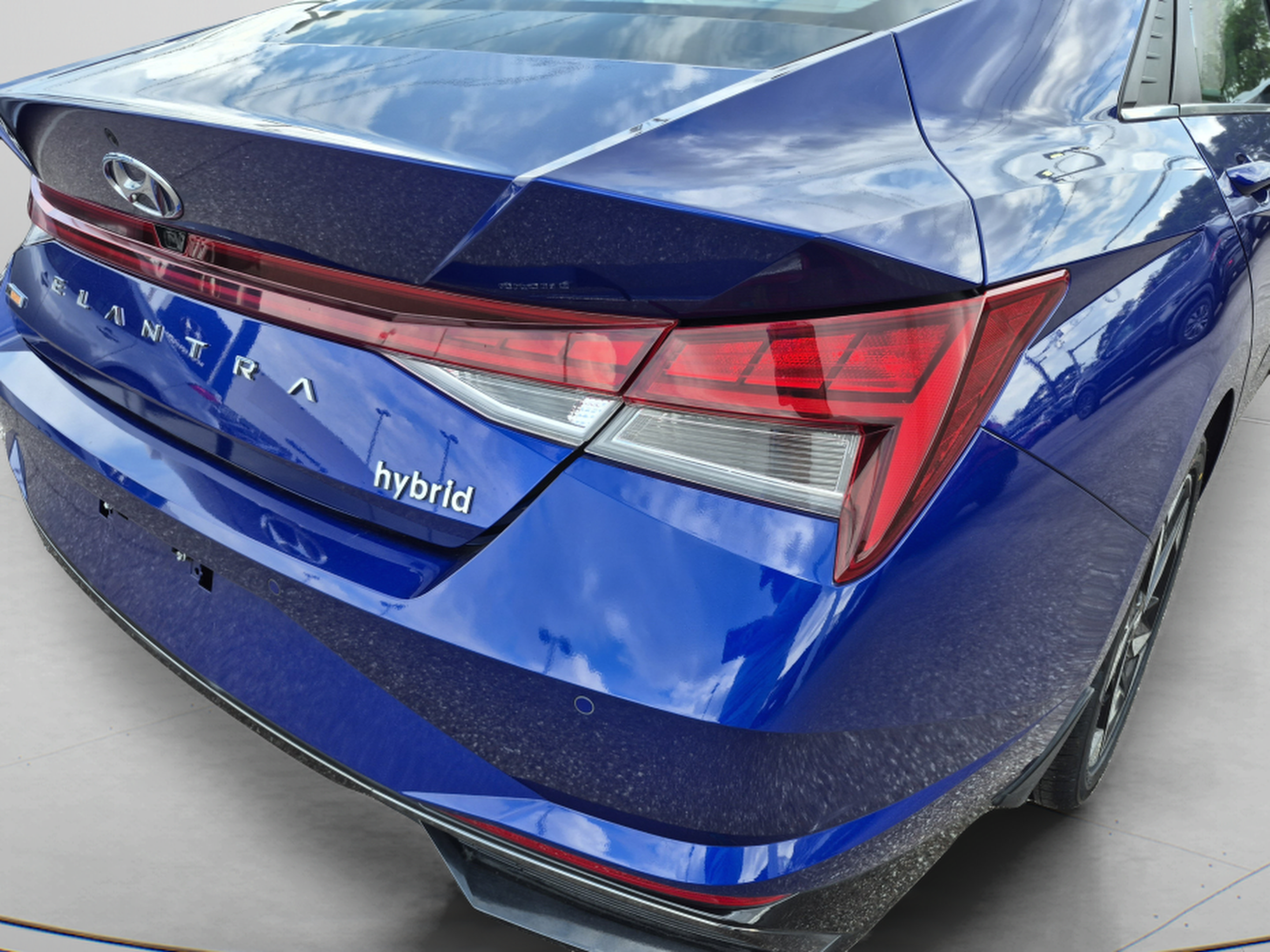 Used 2023 Hyundai Elantra Limited FWD image 5