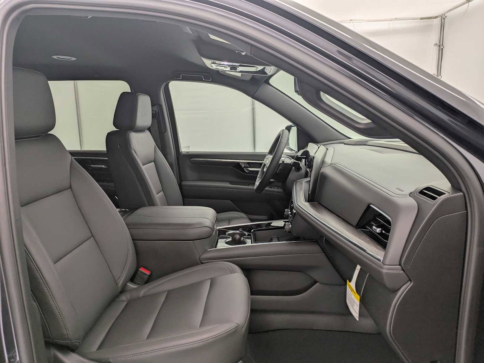 New 2026 Chevrolet Suburban LT AWD/4WD image 22
