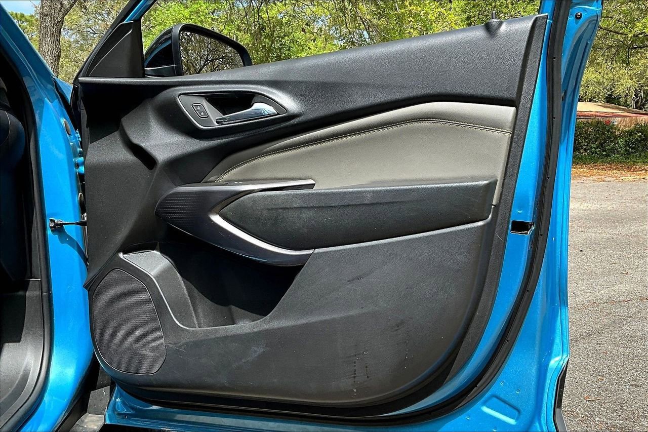 Used 2025 Chevrolet Trax ACTIV w/ Driver Confidence Package FWD image 28