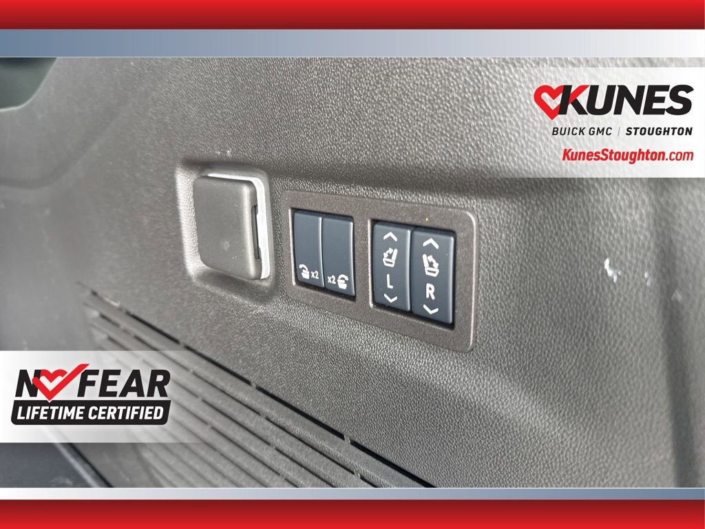 Used 2025 GMC Yukon XL Denali Ultimate w/ LPO, Floor Liner Package image 46