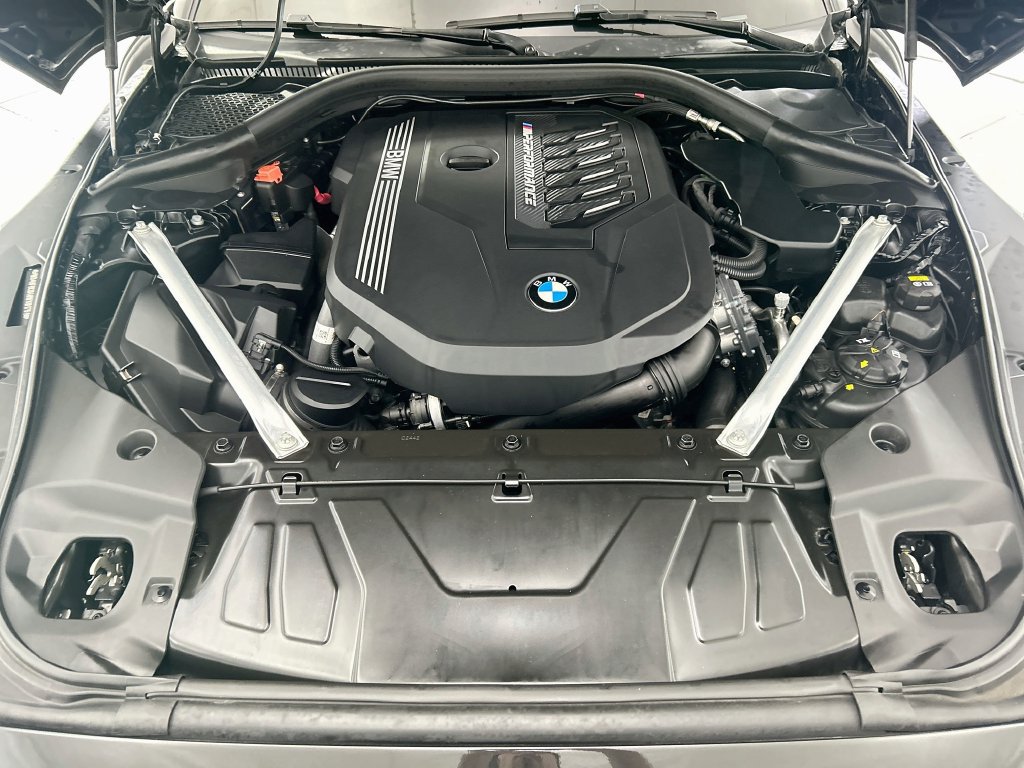 Certified 2022 BMW Z4 M40i w/ Driving Assistance Package RWD image 23