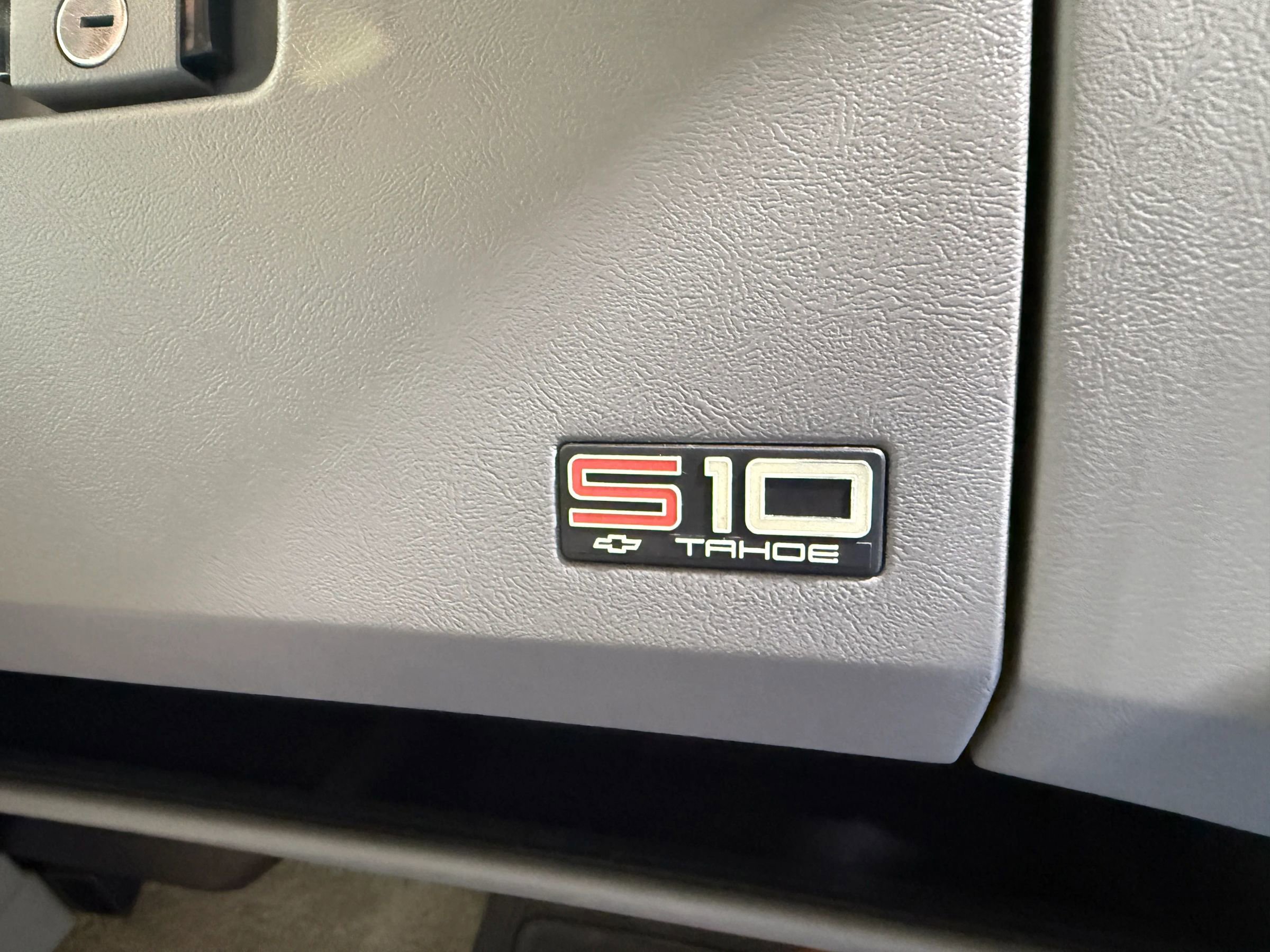 Used 1994 Chevrolet S10 Pickup 4WD 4-Door image 45