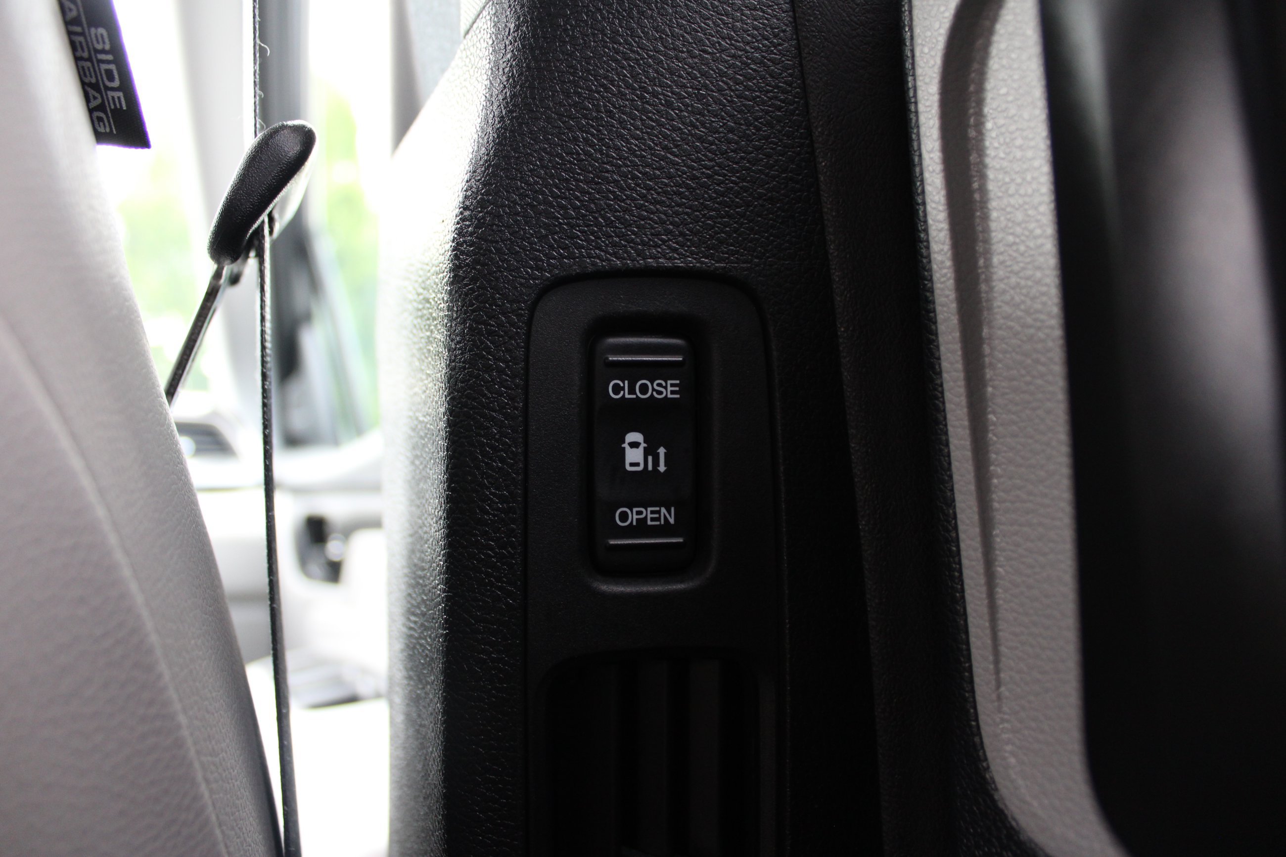 Used 2023 Honda Odyssey Elite image 25