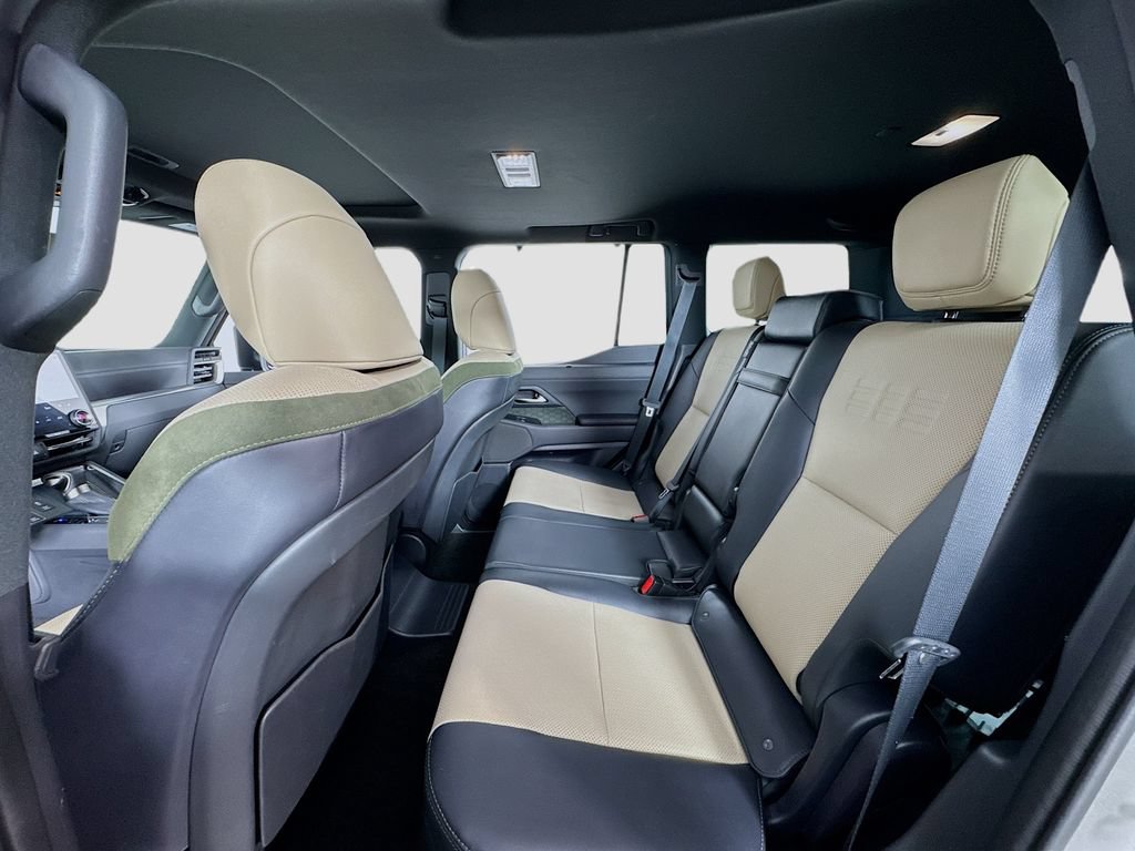 Used 2024 Lexus GX 550 AWD/4WD image 10