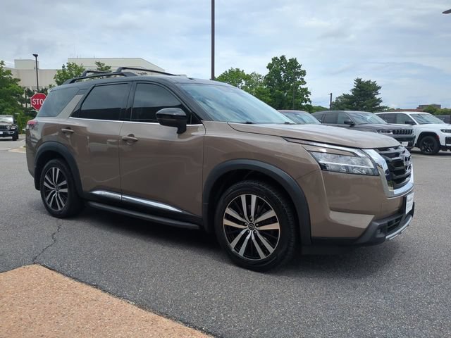 Used 2023 Nissan Pathfinder Platinum w/ Lighting Package (N93) AWD/4WD image 2