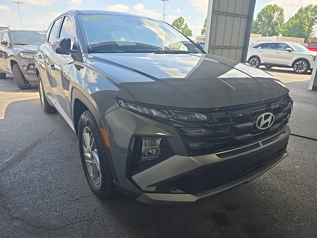 Used 2025 Hyundai Tucson SE