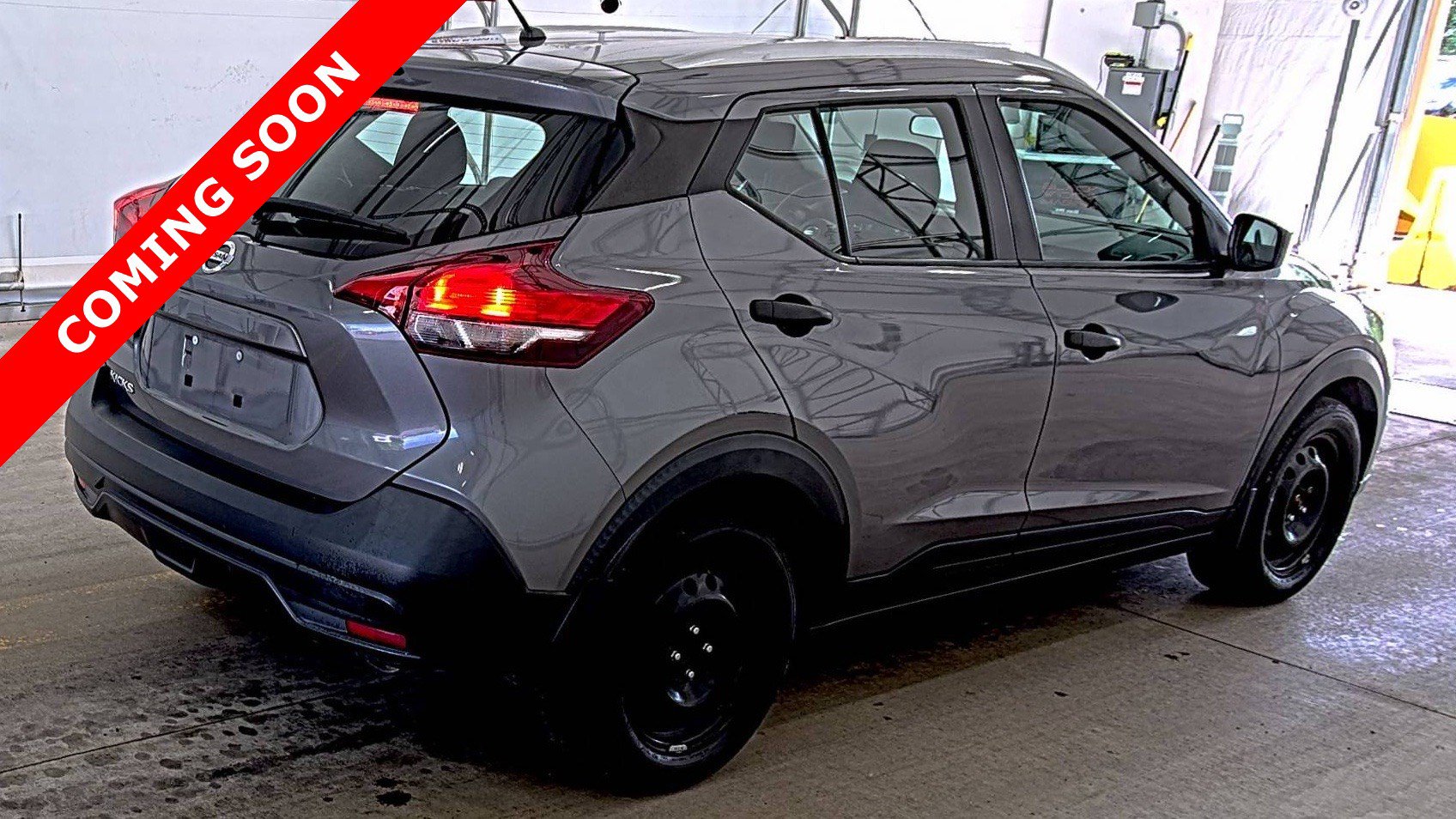 Used 2019 Nissan Kicks S FWD image 4