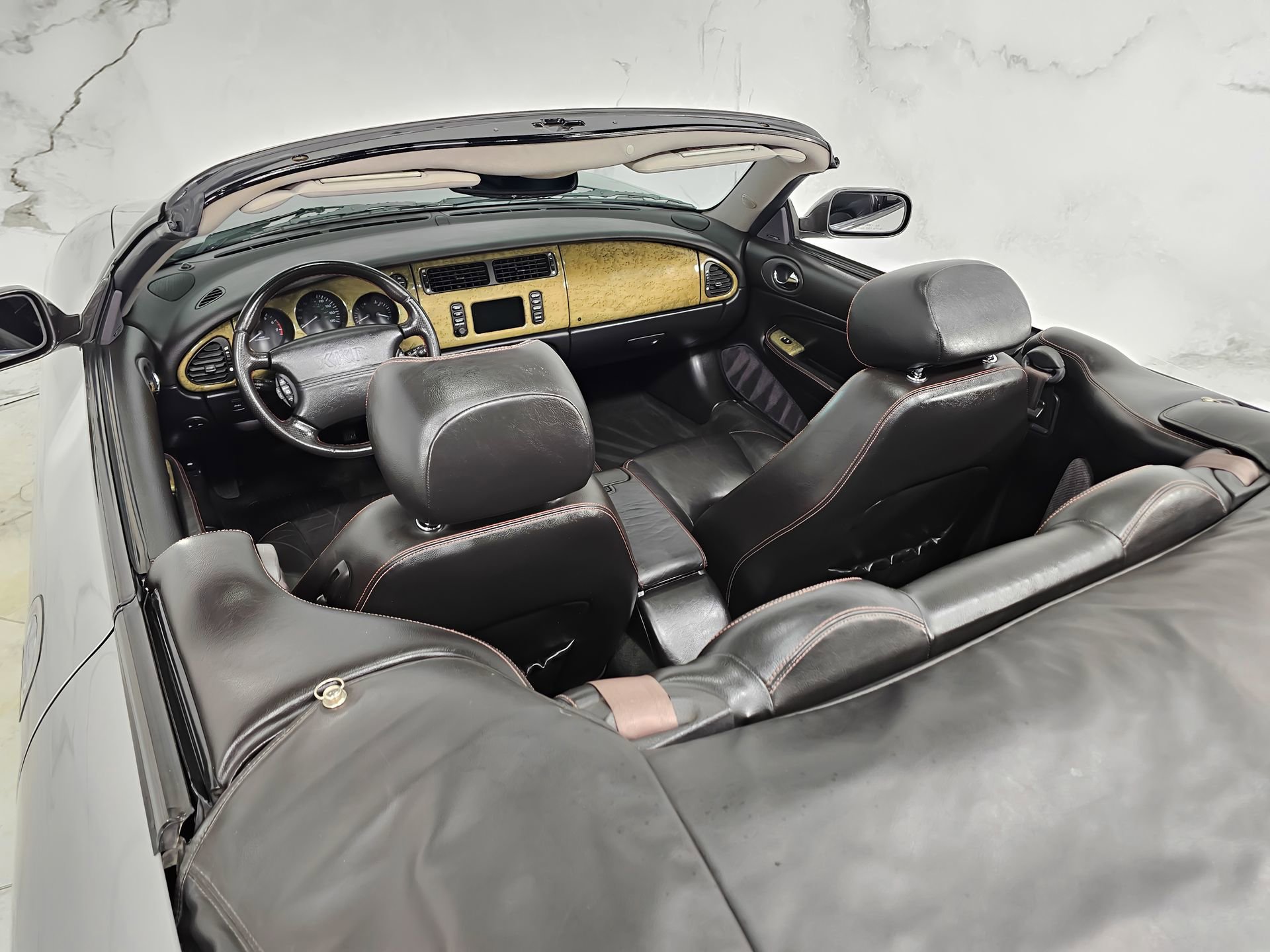 Used 2001 Jaguar XK8 Convertible RWD image 13