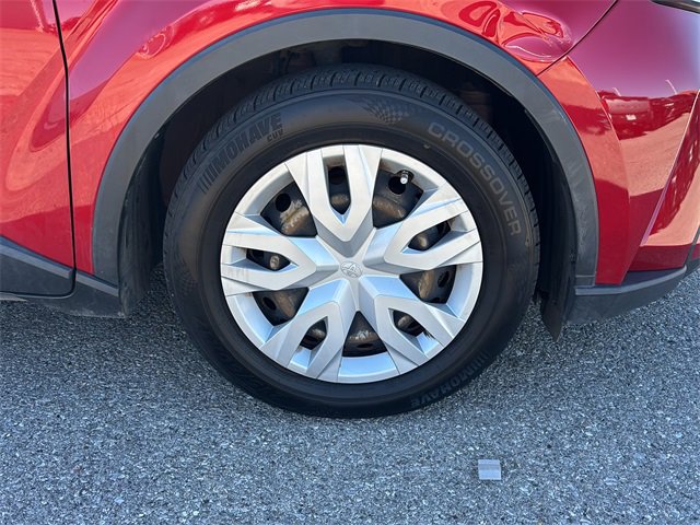 Used 2020 Toyota C-HR LE image 9