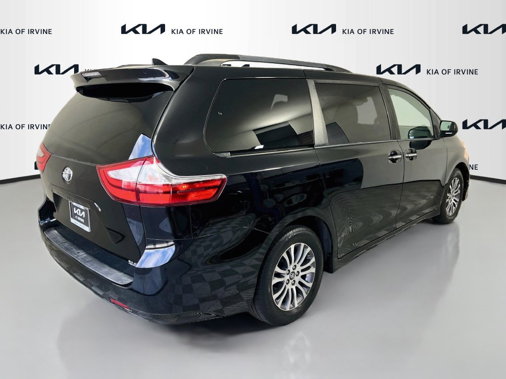 Used 2019 Toyota Sienna XLE FWD image 7