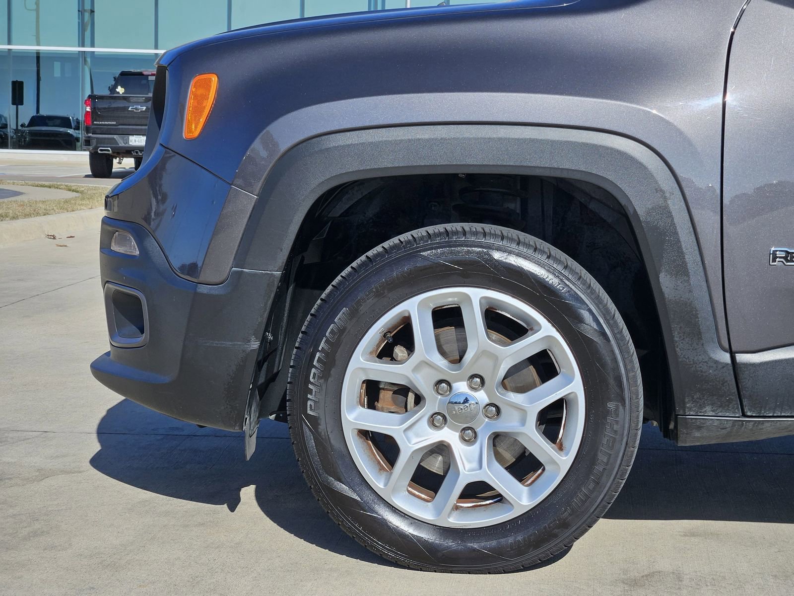 Used 2017 Jeep Renegade Latitude w/ Safety & Security Group (ALP) image 12