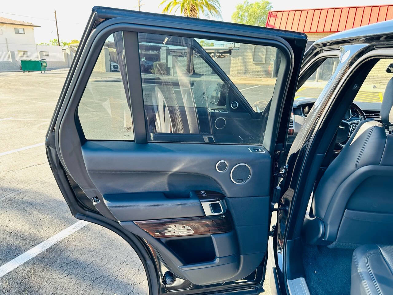 Used 2016 Land Rover Range Rover HSE image 26