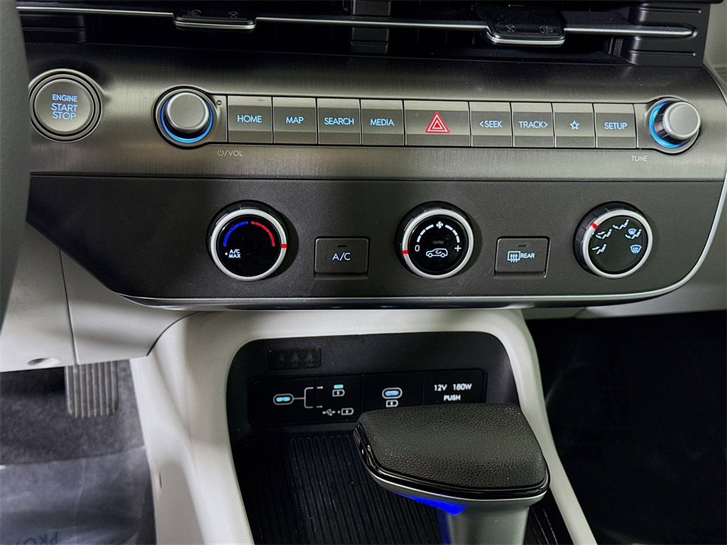 Certified 2025 Hyundai Kona SE image 10