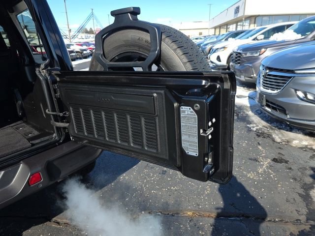 Used 2025 Jeep Wrangler Unlimited Sahara w/ Safety Group image 52