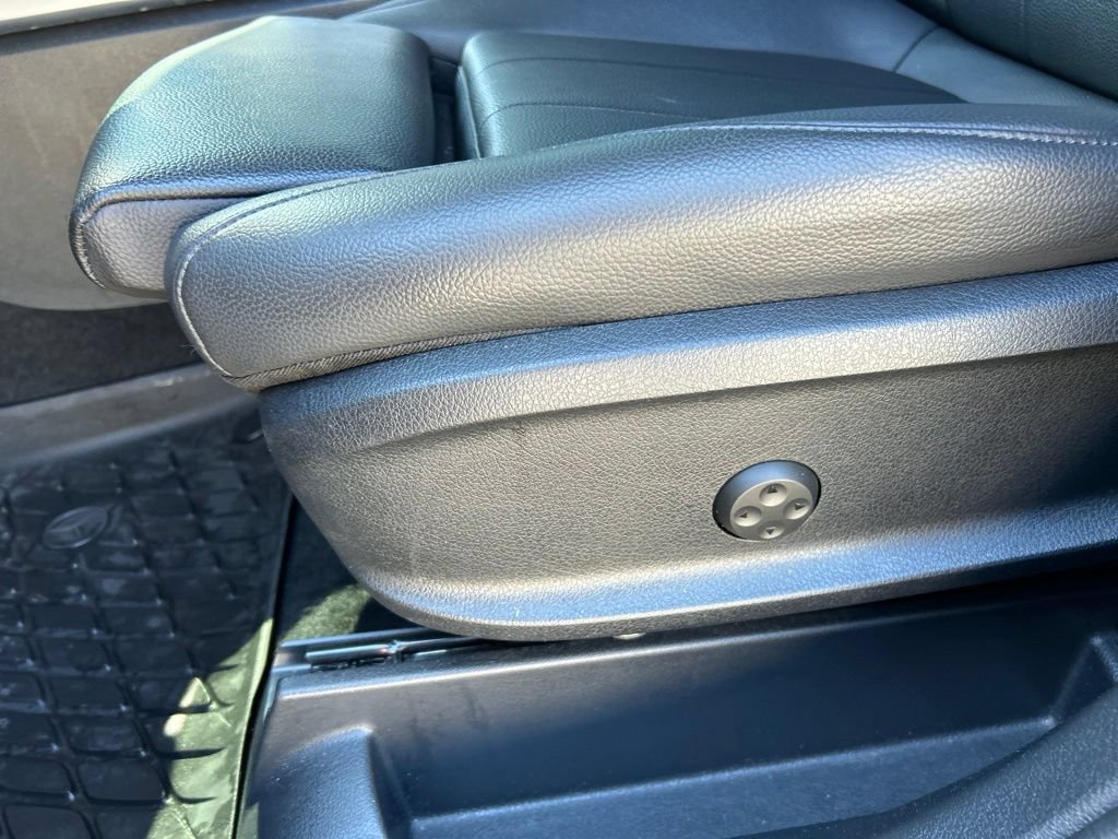 Used 2025 Mercedes-Benz GLB 250 image 16