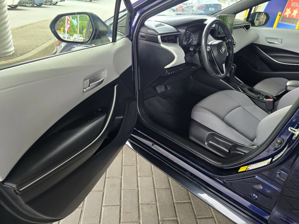 Used 2024 Toyota Corolla SE w/ SE Package FWD image 21