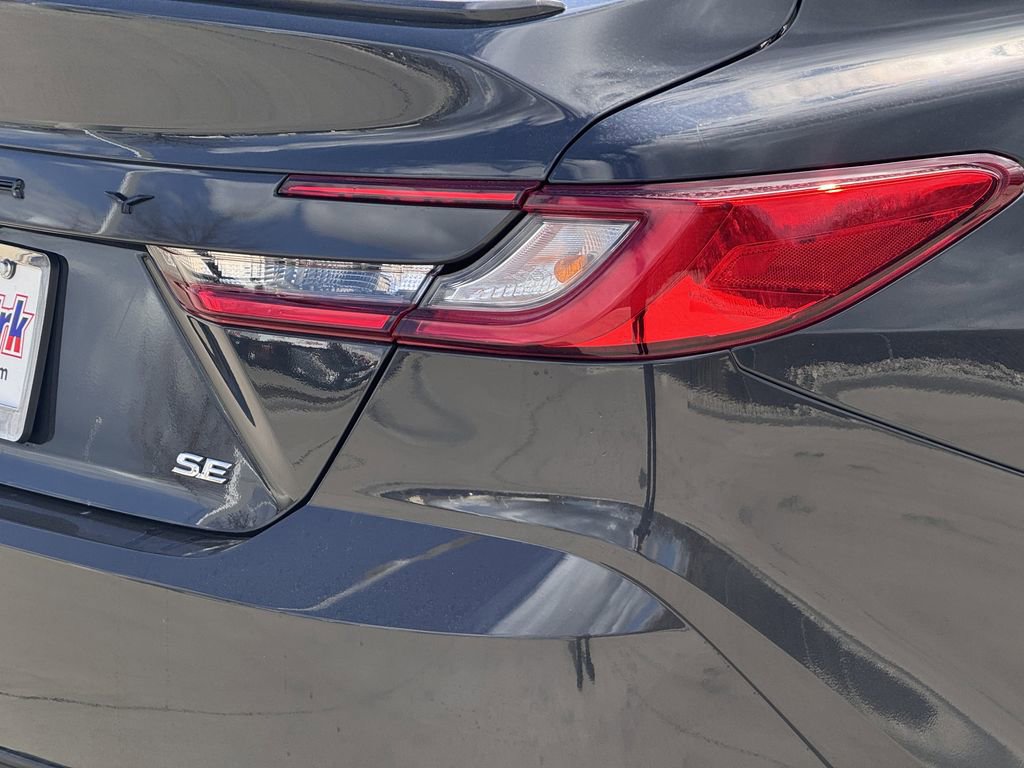 Used 2025 Toyota Camry SE w/ Multimedia Upgrade Package image 11