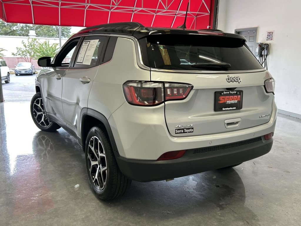 Used 2025 Jeep Compass Limited AWD/4WD image 5