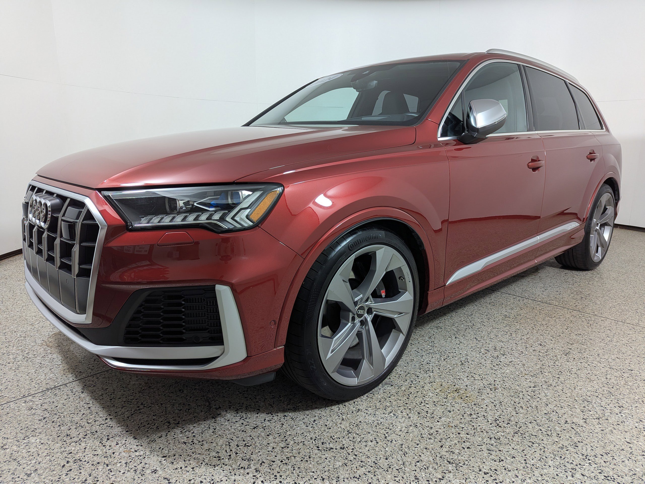 Certified 2024 Audi SQ7 Prestige image 3