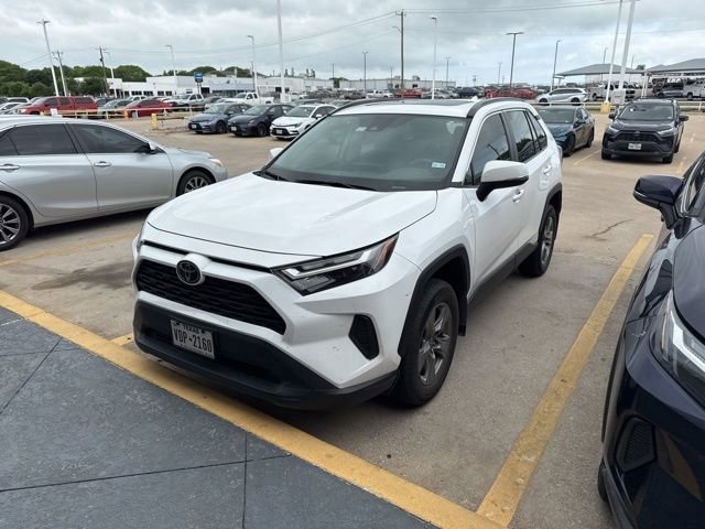 Used 2024 Toyota RAV4 XLE w/ Convenience Package image 3