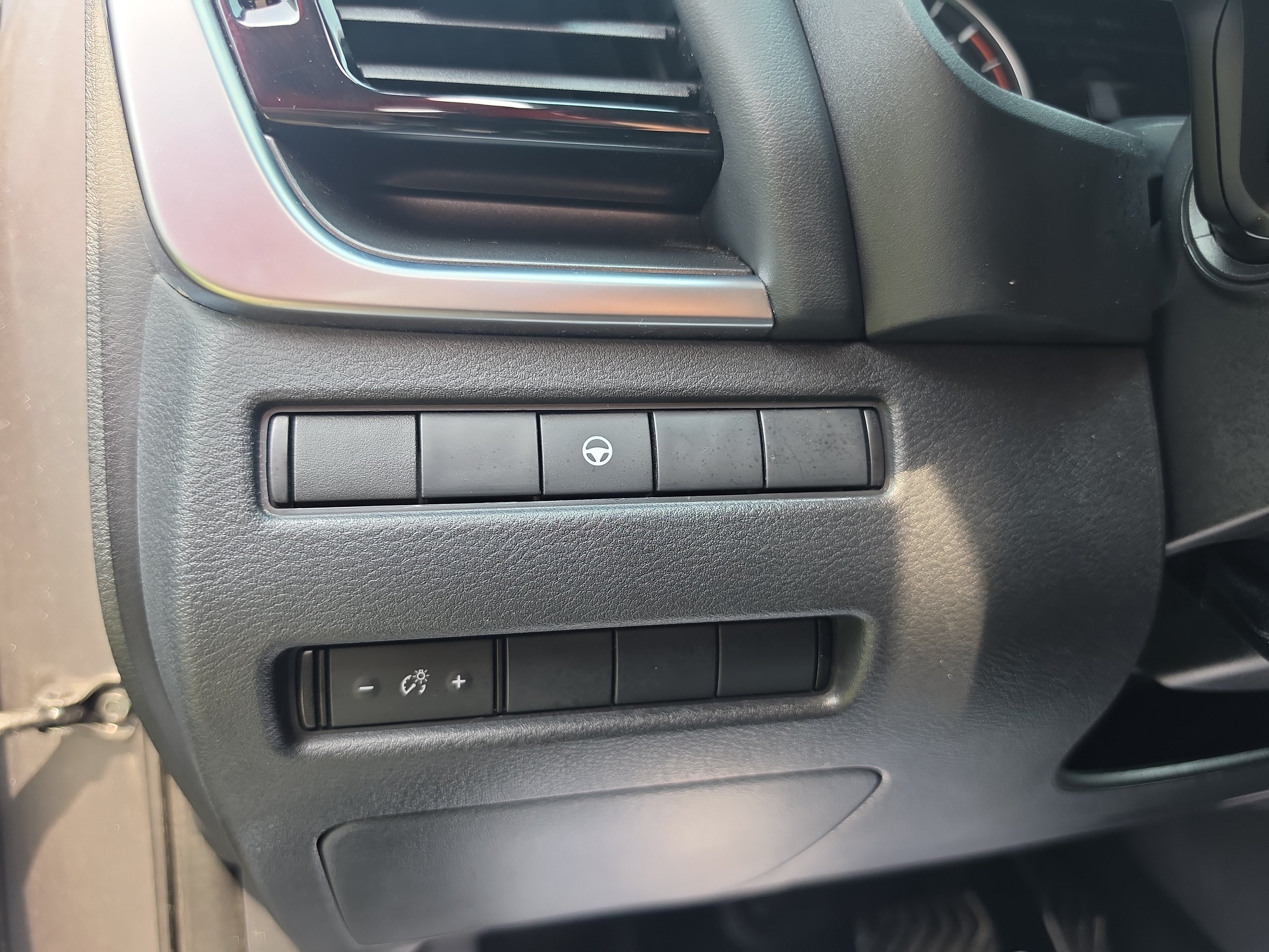 Used 2021 Nissan Rogue SV AWD/4WD image 18