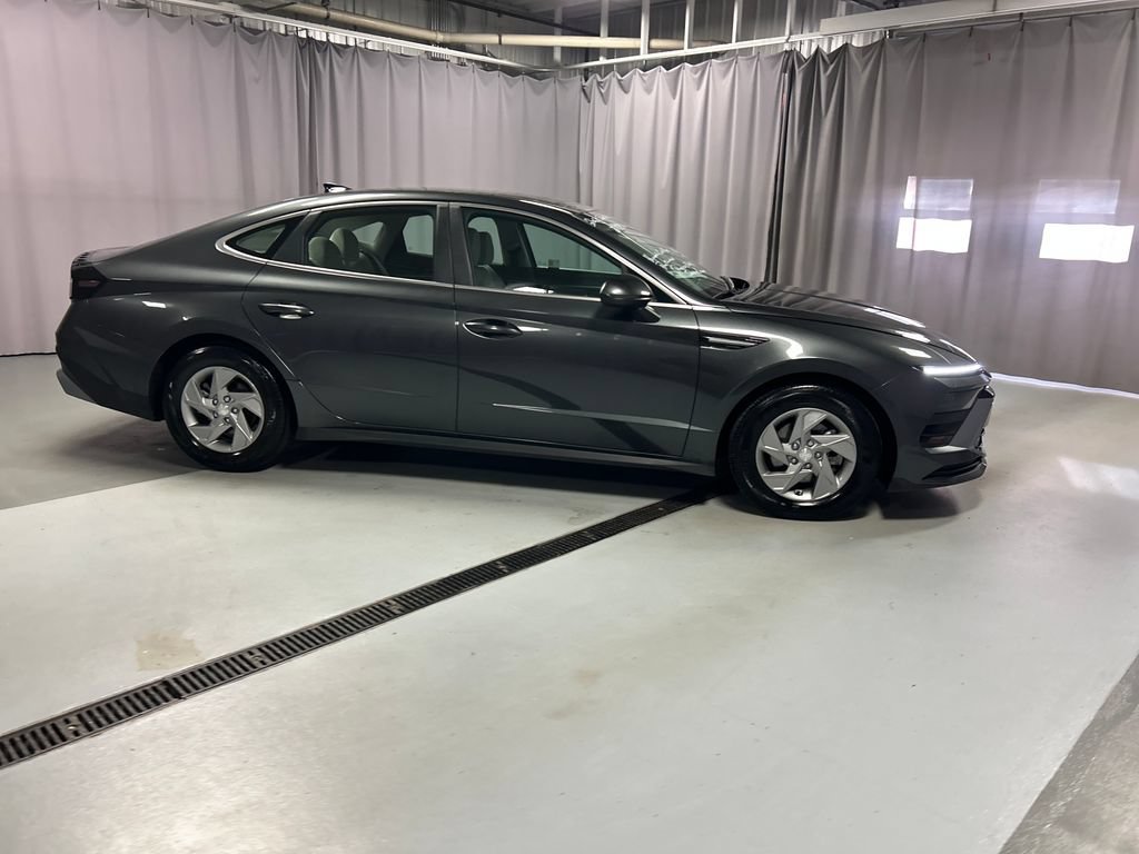 Used 2025 Hyundai Sonata SE FWD image 8