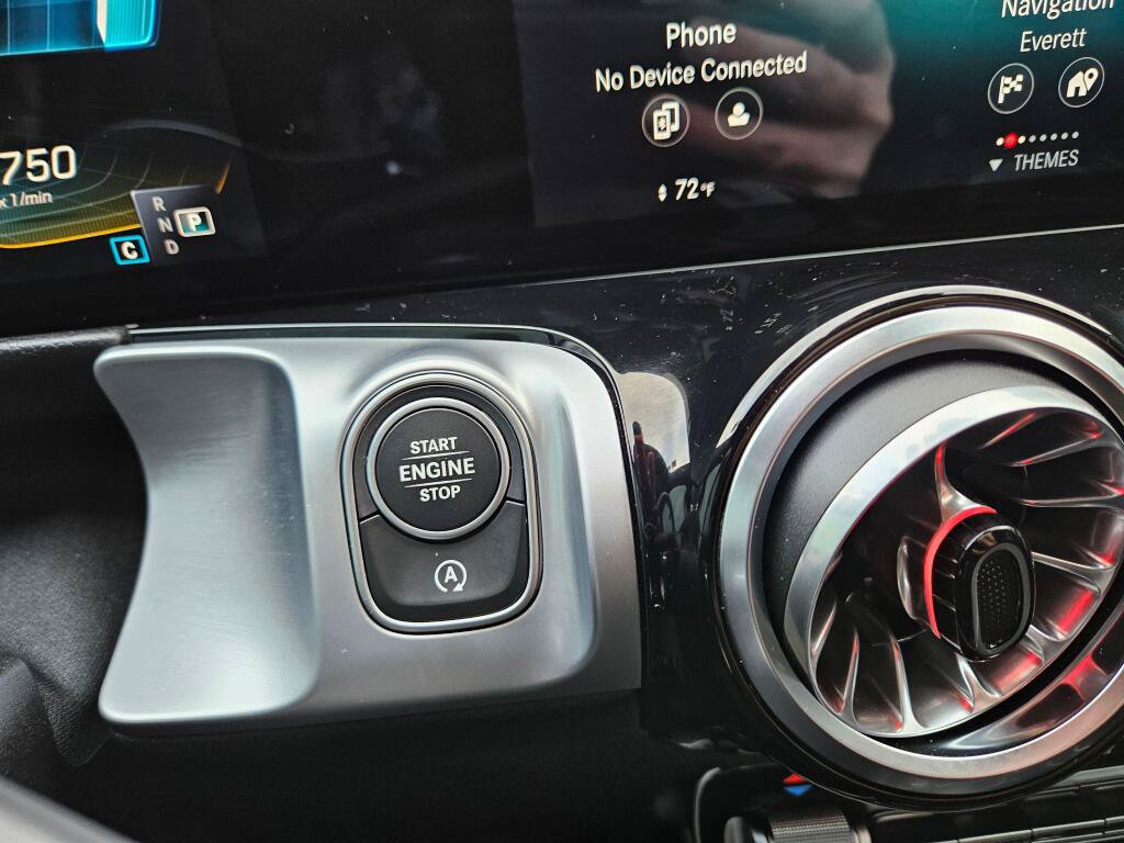 Used 2022 Mercedes-Benz GLB 35 AMG 4MATIC image 27