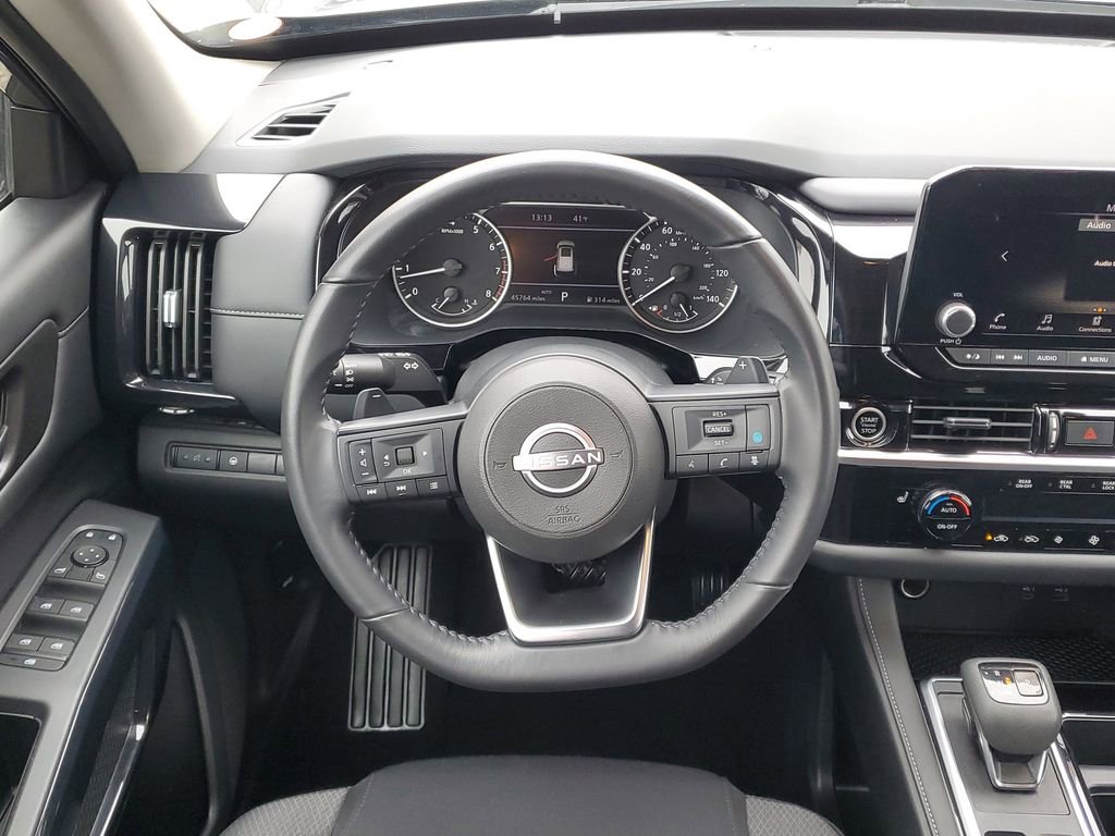 Used 2024 Nissan Pathfinder SV image 25