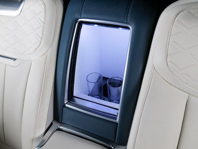 Certified 2024 Land Rover Range Rover SV AWD/4WD image 25