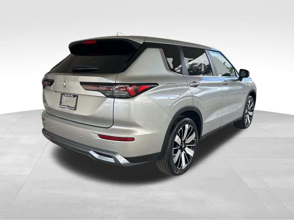 New 2026 Mitsubishi Outlander SE video 3