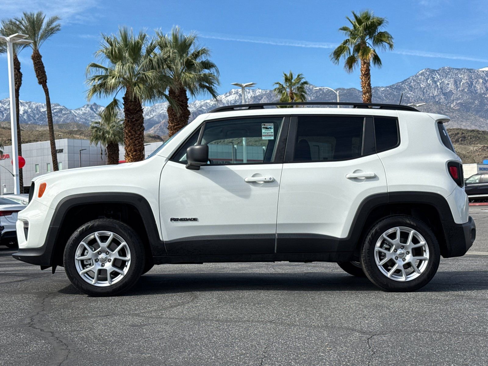 Used 2022 Jeep Renegade Latitude image 6