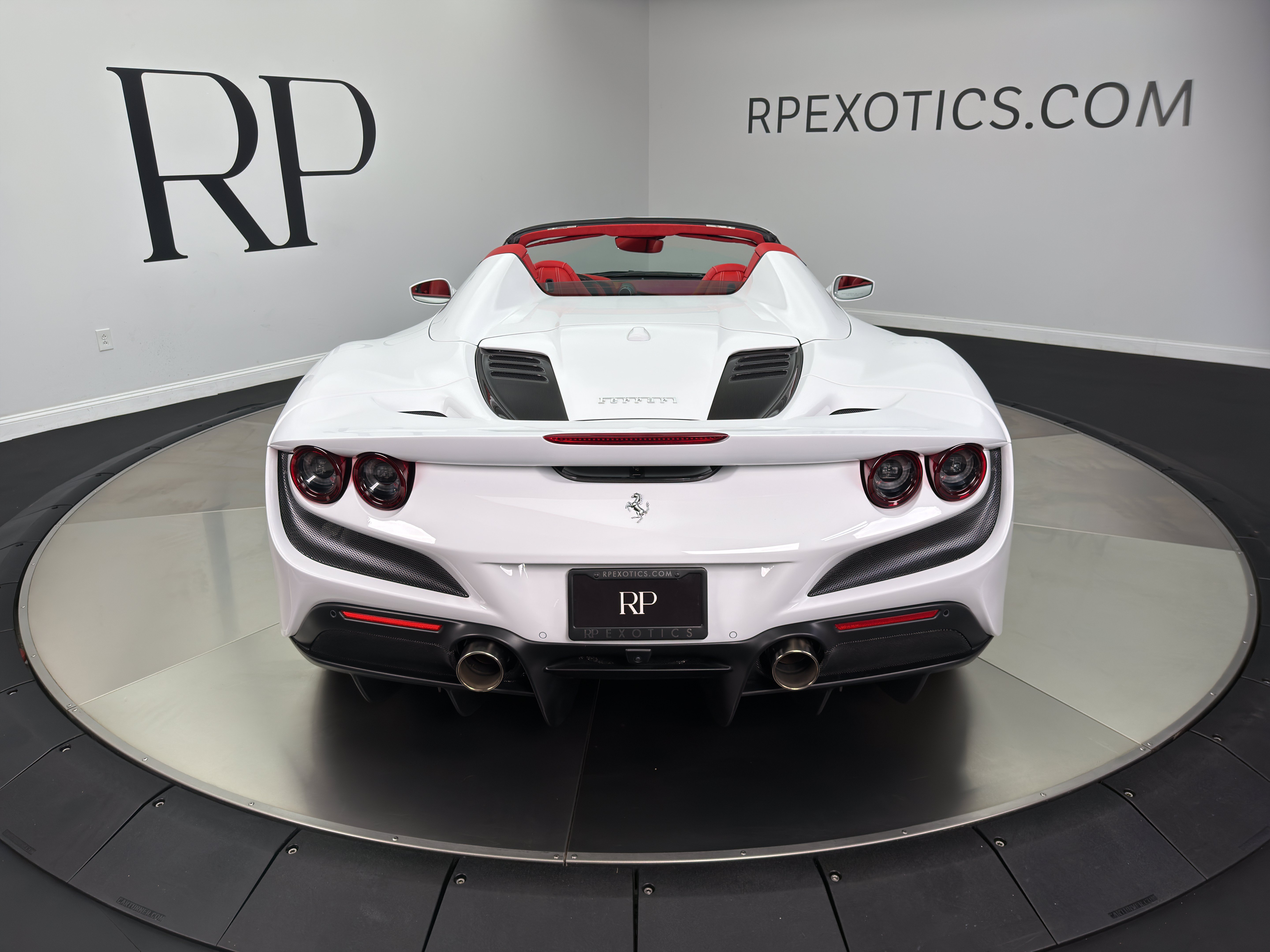 Used 2023 Ferrari F8 Tributo RWD image 8