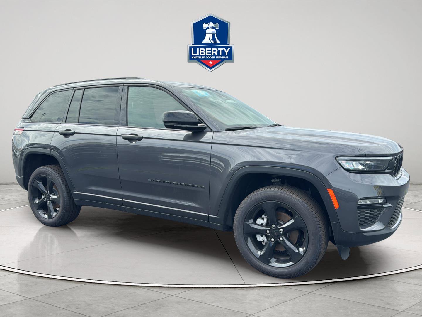 New 2025 Jeep Grand Cherokee Limited w/ Black Appearance Package AWD/4WD image 15