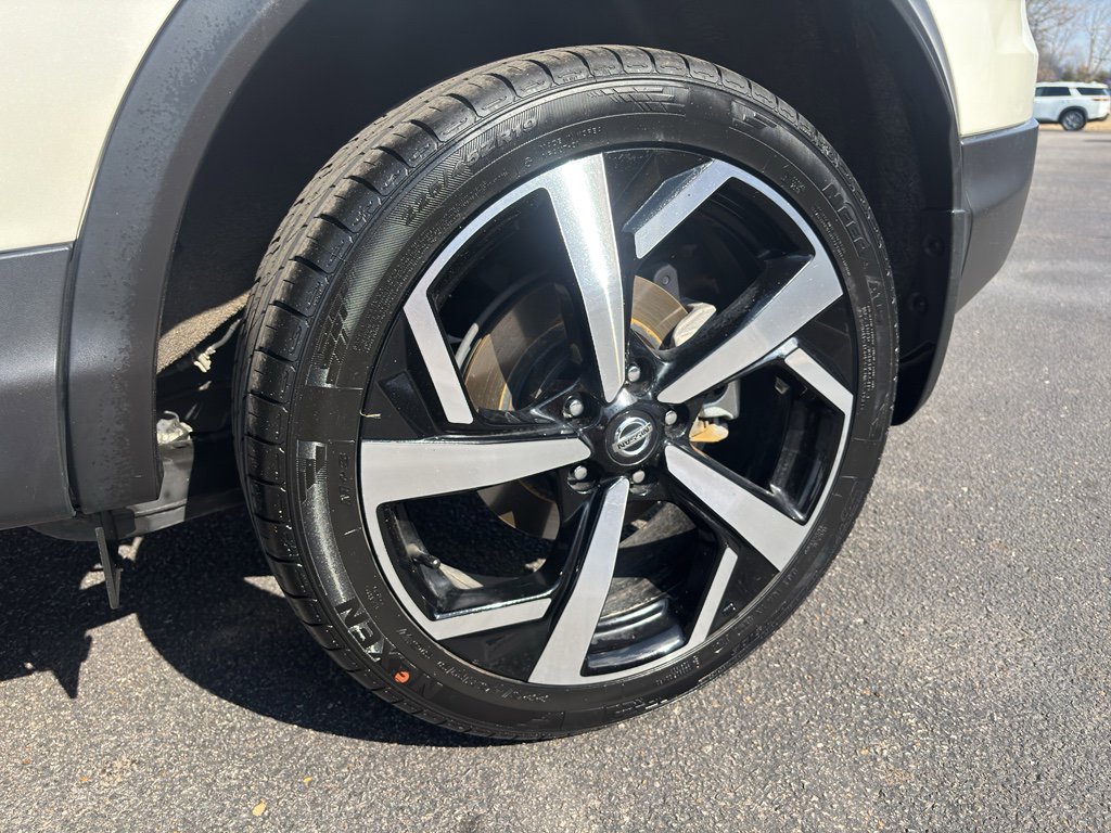 Used 2022 Nissan Rogue Sport SL w/ Premium Package image 13