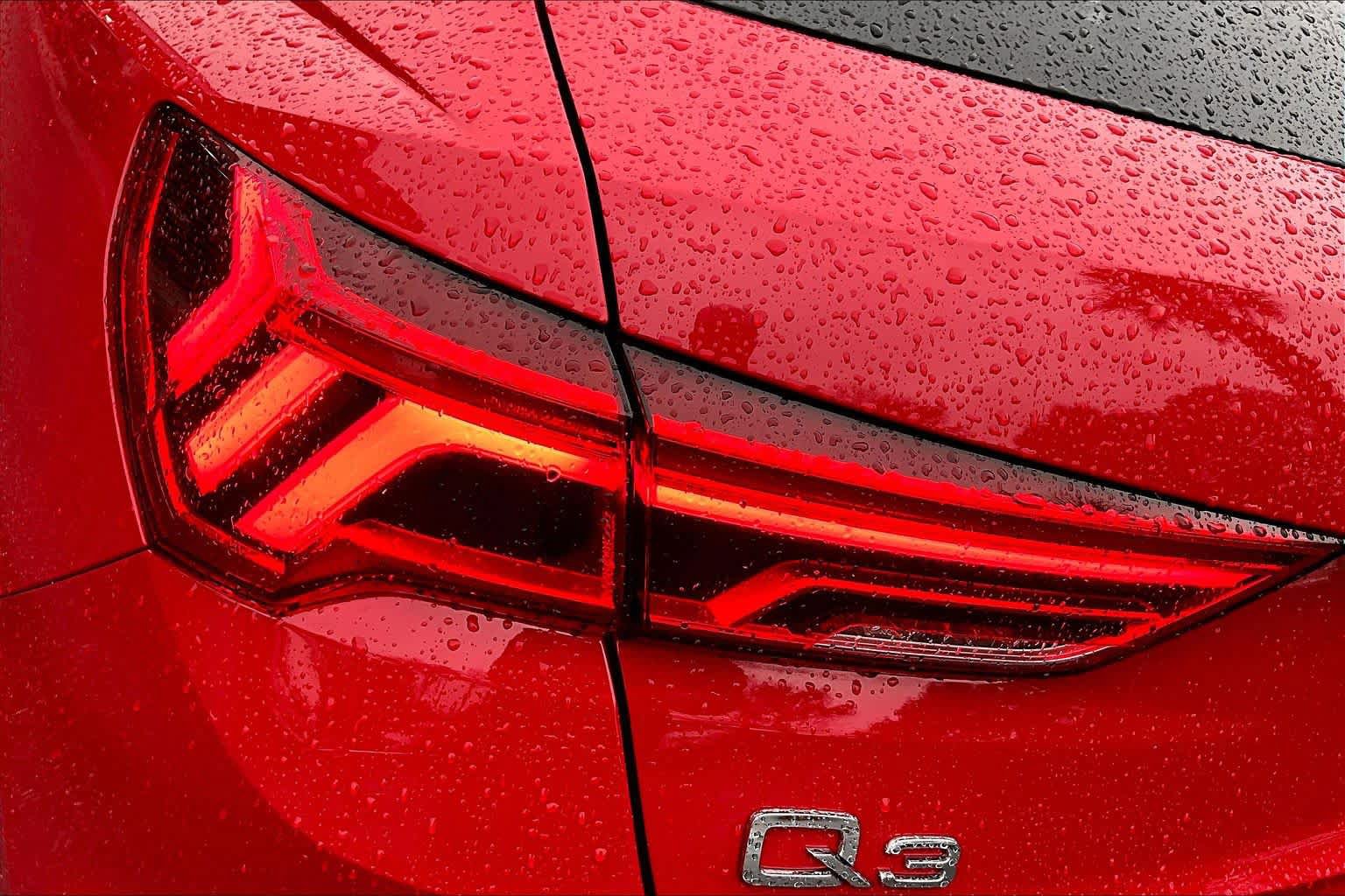 Used 2023 Audi Q3 2.0T Premium Plus w/ Premium Plus Package AWD/4WD image 29