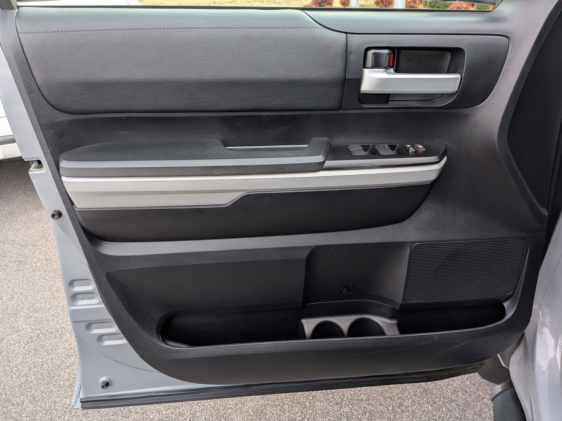 Used 2019 Toyota Tundra SR5 w/ SR5 Upgrade Package image 11