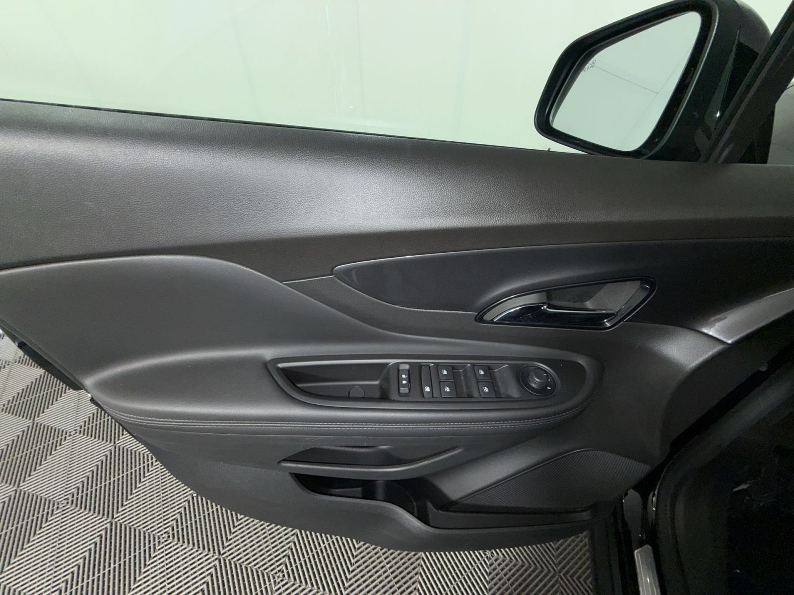 Used 2022 Buick Encore Preferred w/ Safety Package AWD/4WD image 15