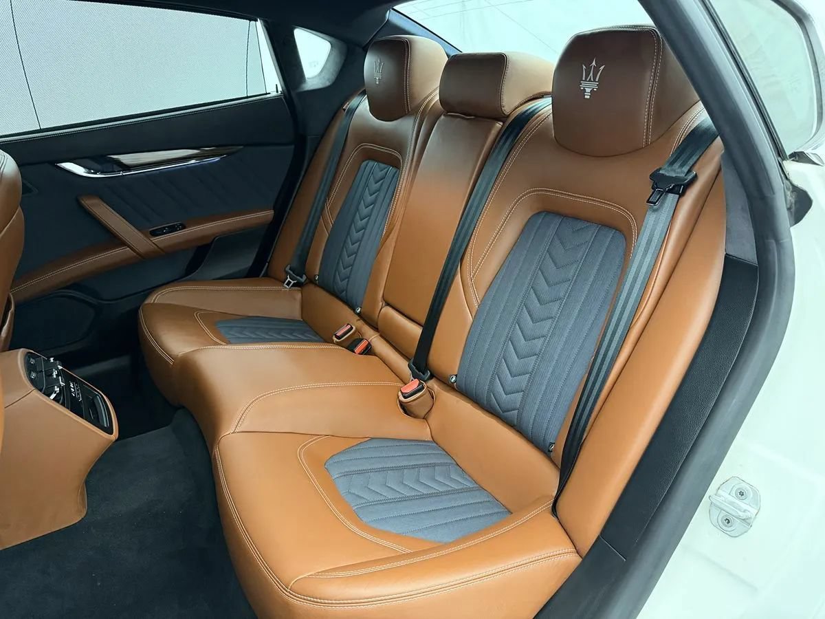 Used 2017 Maserati Quattroporte S GranLusso Q4 AWD/4WD image 29