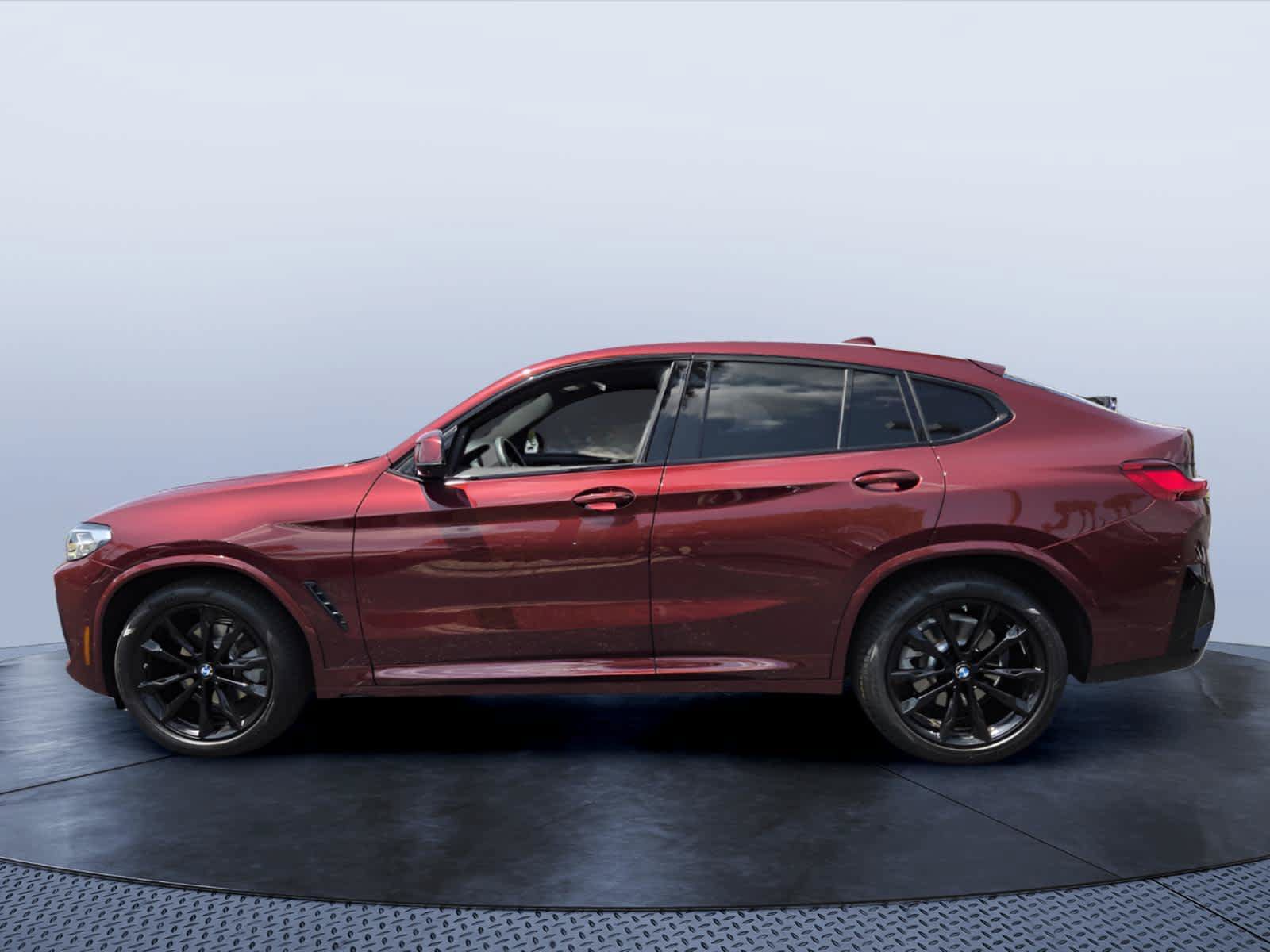 Used 2025 BMW X4 xDrive30i w/ Premium Package AWD/4WD image 3