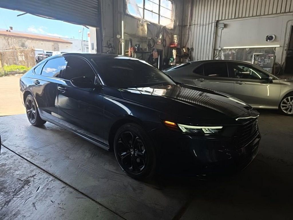 Used 2025 Honda Accord SE image 3
