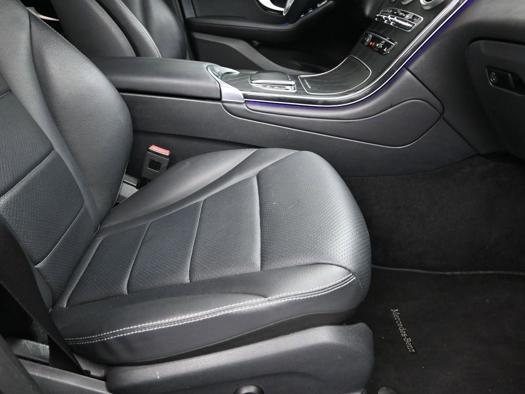 Used 2021 Mercedes-Benz GLC 300 image 24