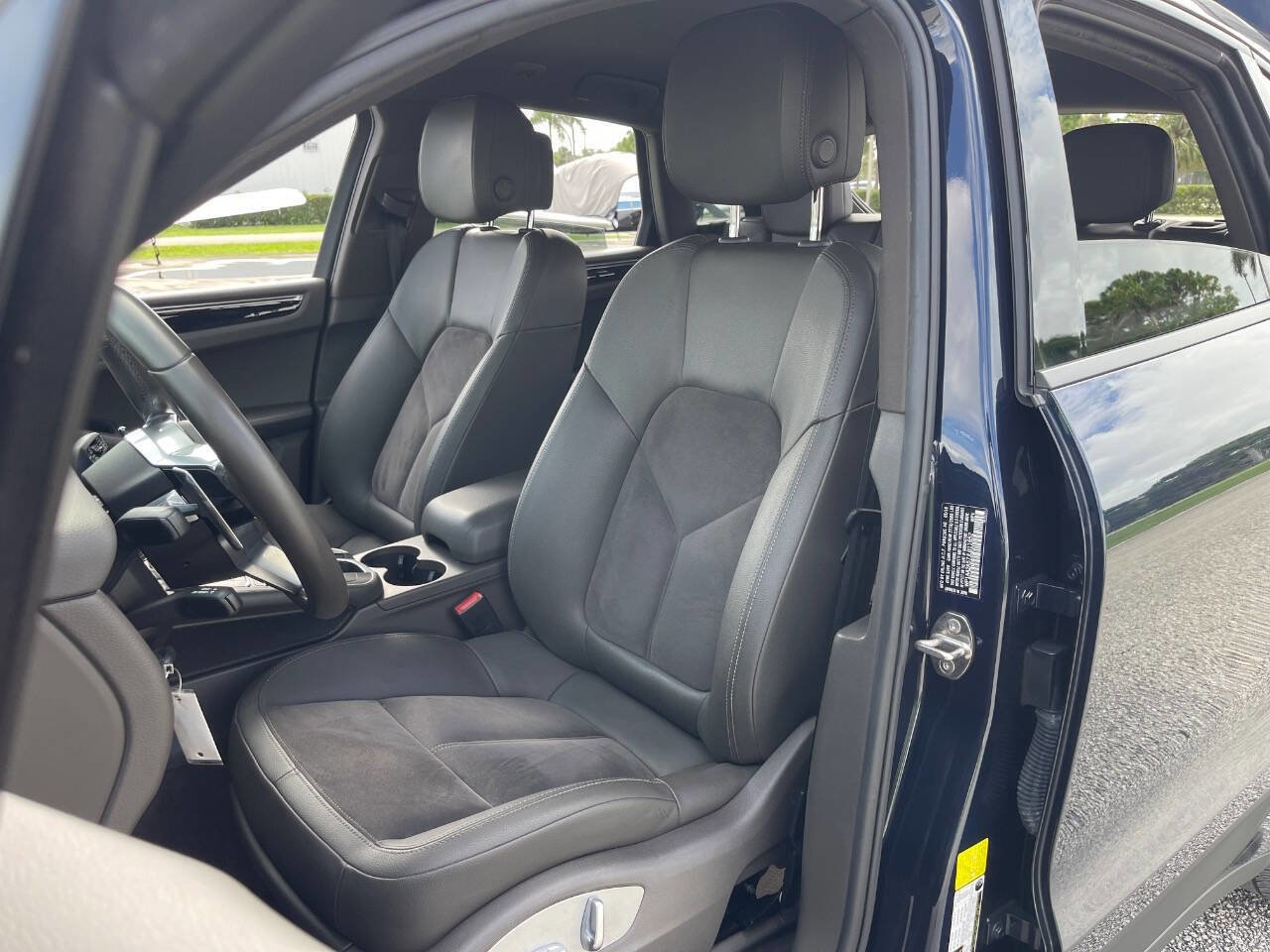 Used 2018 Porsche Macan image 14