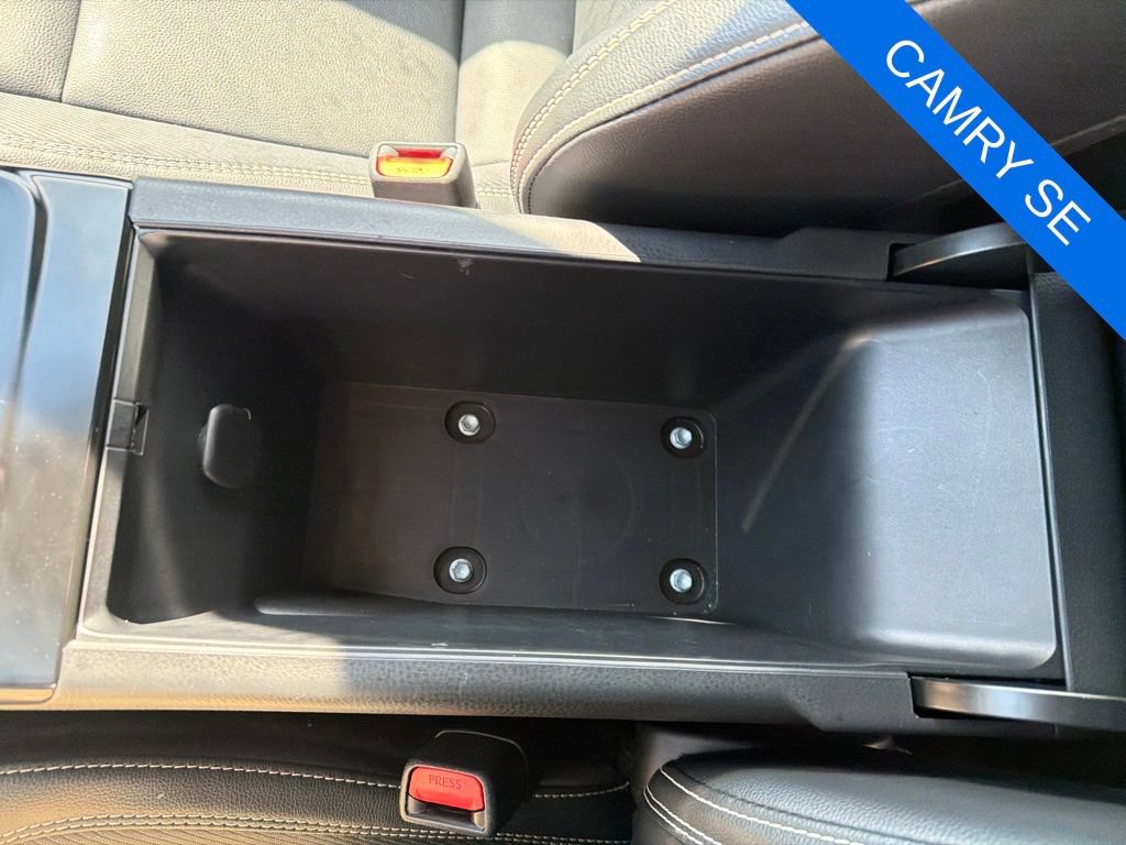 Used 2025 Toyota Camry SE FWD image 19