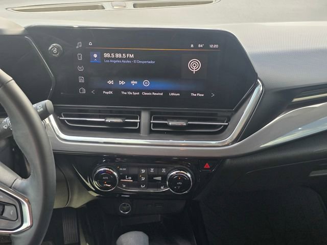 Used 2024 Chevrolet Trax ACTIV w/ Sunroof Package image 18