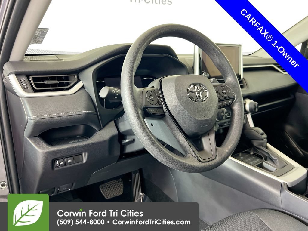 Used 2025 Toyota RAV4 LE AWD/4WD image 3